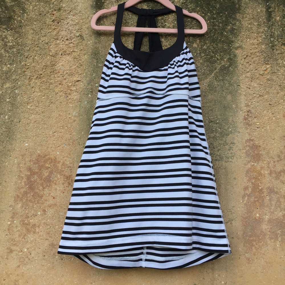 Lululemon Scoop Me Up Tank 4 Black White